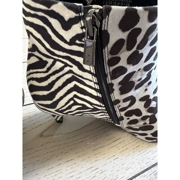 Kenneth Cole Kick Bit Booties Size 7.5 animal print - Picture 4 of 9